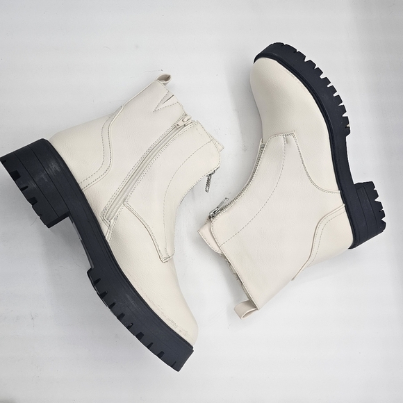 NIB New York & Company Allie Womens White Block Heel Lug Sole Zip Up Boot 10 - Picture 7 of 12